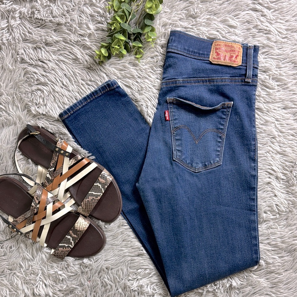 Levi's dark wash slimming skinny Jeans size 30